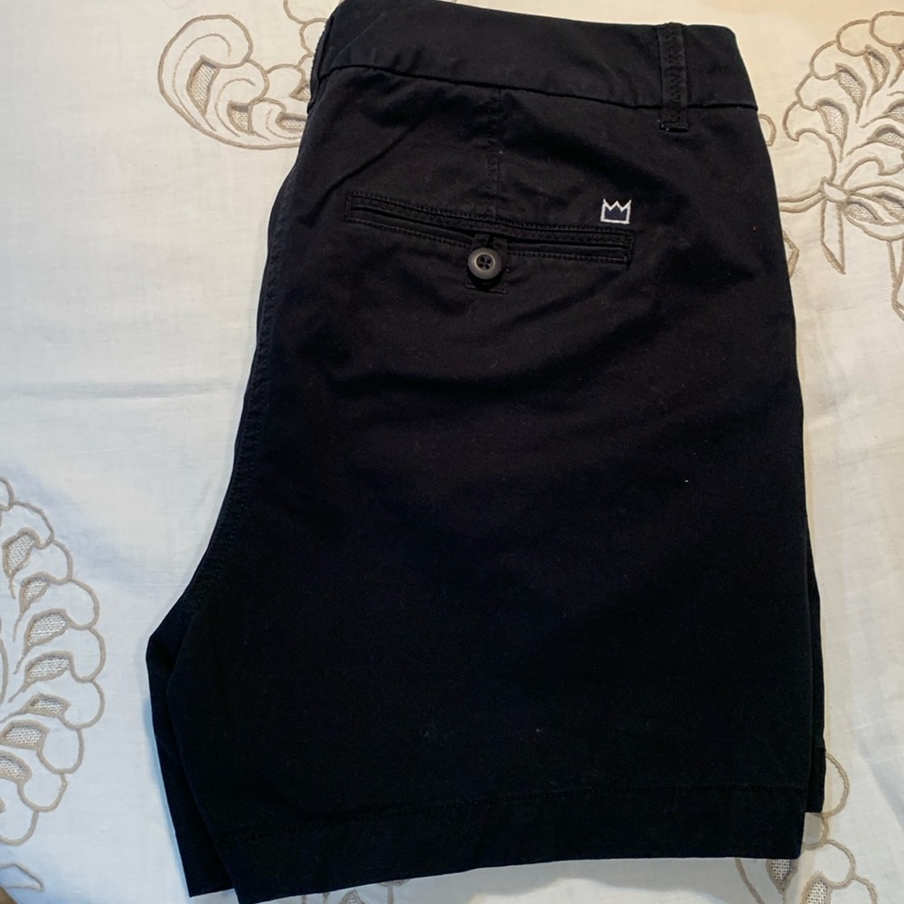 Women’s Crown & Ivy Shorts EUC